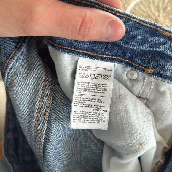Old navy tapered Blue Jeans 2 - Picture 6 of 6